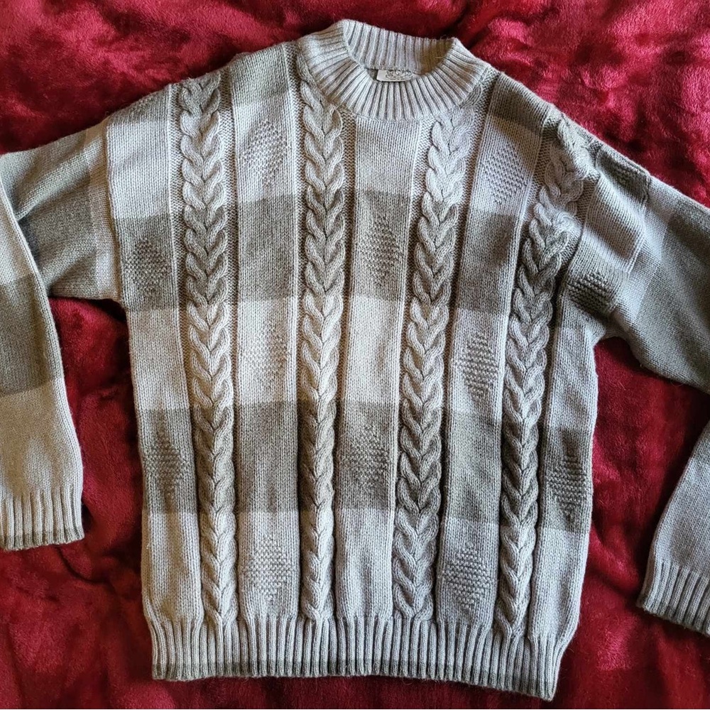 Men’s Italian Sweater - Picture 2 of 2